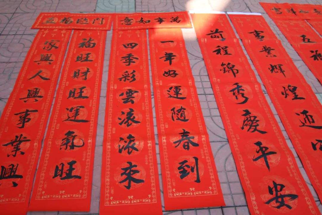 使用標(biāo)準(zhǔn)光源箱檢測(cè)春聯(lián)的顏色，有哪些優(yōu)點(diǎn)？